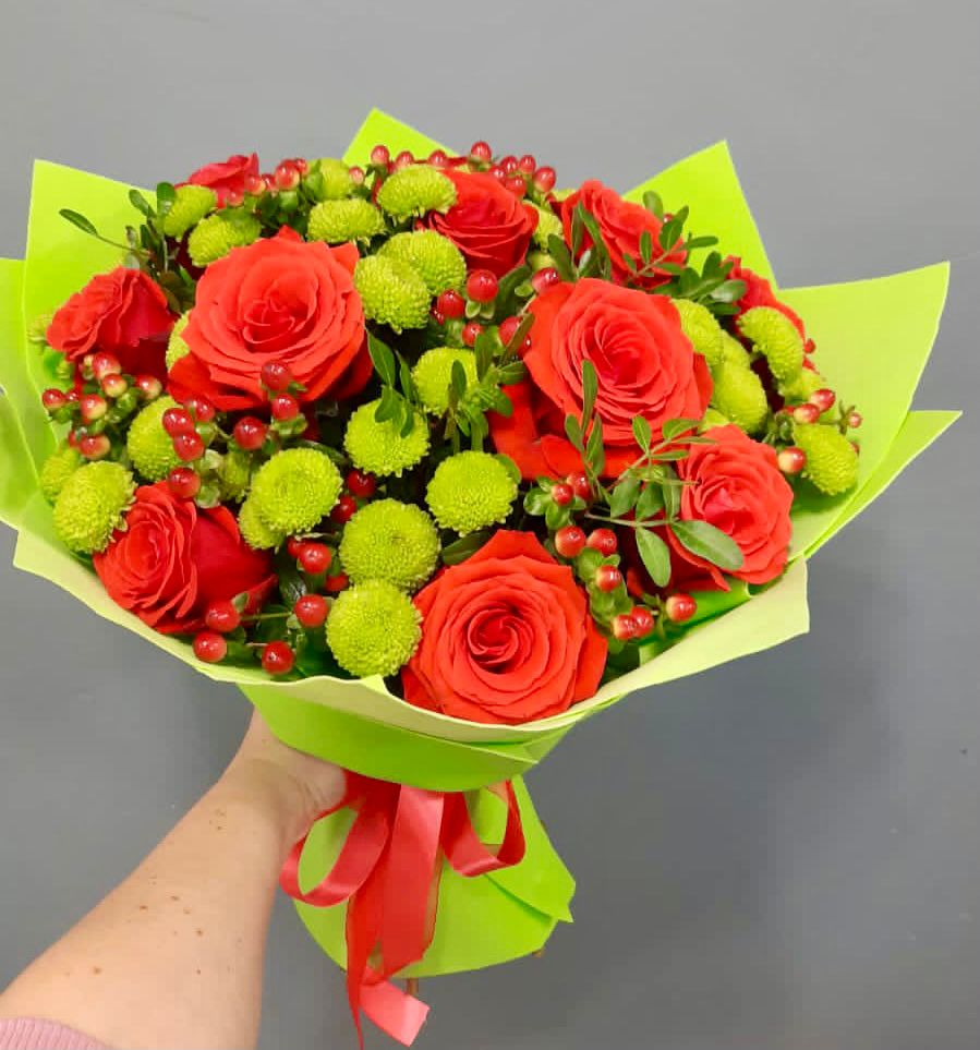 Букет цветов из: Хризантемы и Розы в Лесном Рязанской области