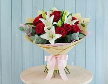 Букет цветов из:  Лилии и Розы в Лесном Рязанской области