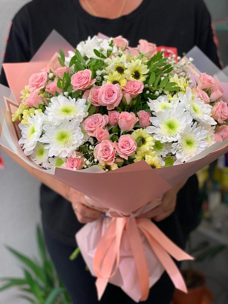 Букет цветов из: Розы и Хризантемы в Лесном Рязанской области