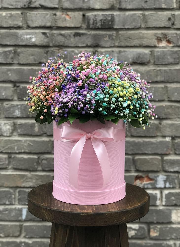 Цветочная композиция из Гипсофила и Розы в шляпной коробке в Лесном Рязанской области
