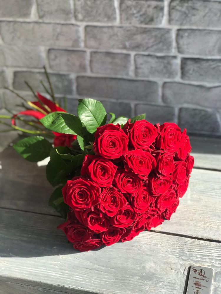 Букет Красные розы Фридом в Лесном Рязанской области