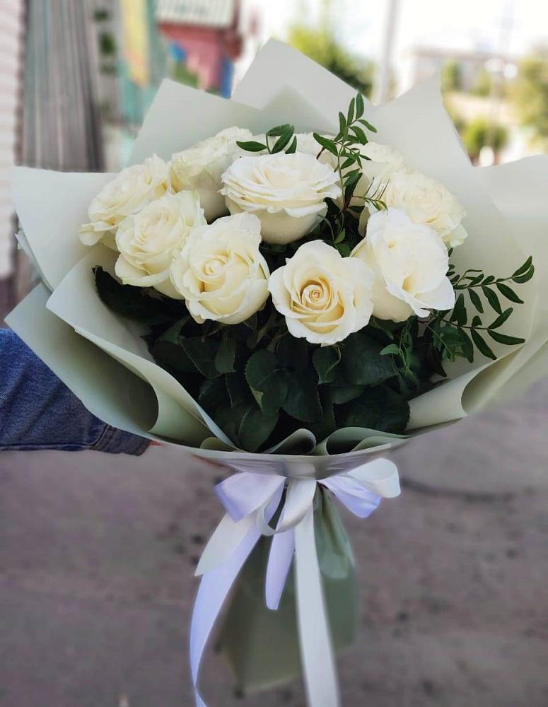 Букет Белые розы Проуд в Лесном Рязанской области