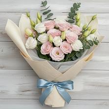 Букет цветов из:  Лизиантусы в Лесном Рязанской области