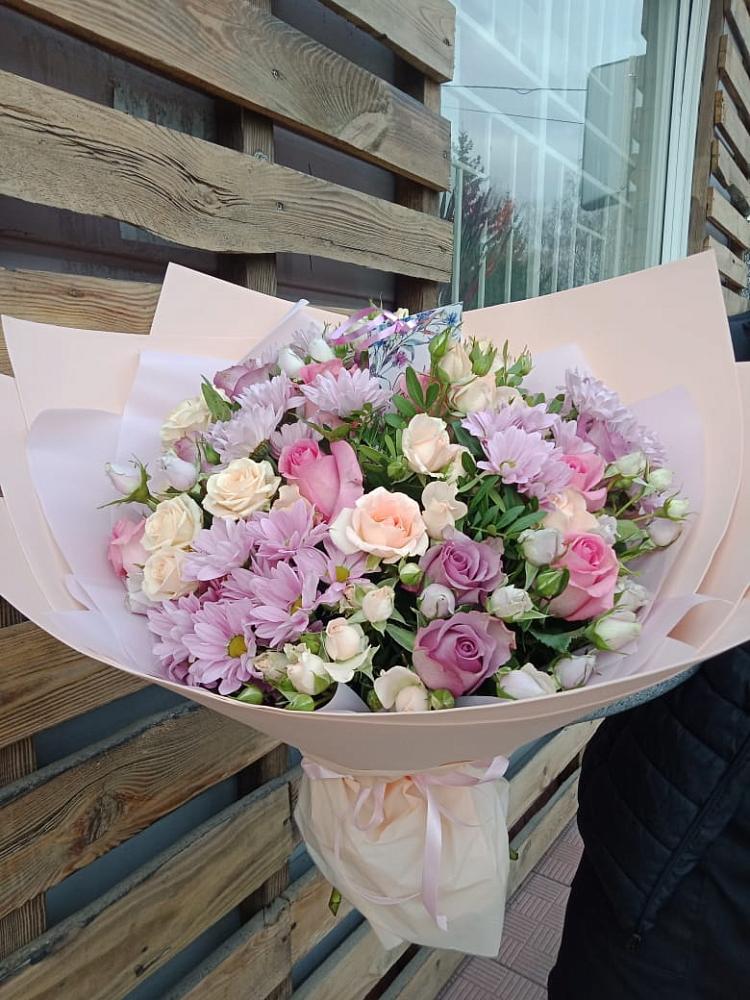 Букет цветов из: Розы и Хризантемы в Лесном Рязанской области