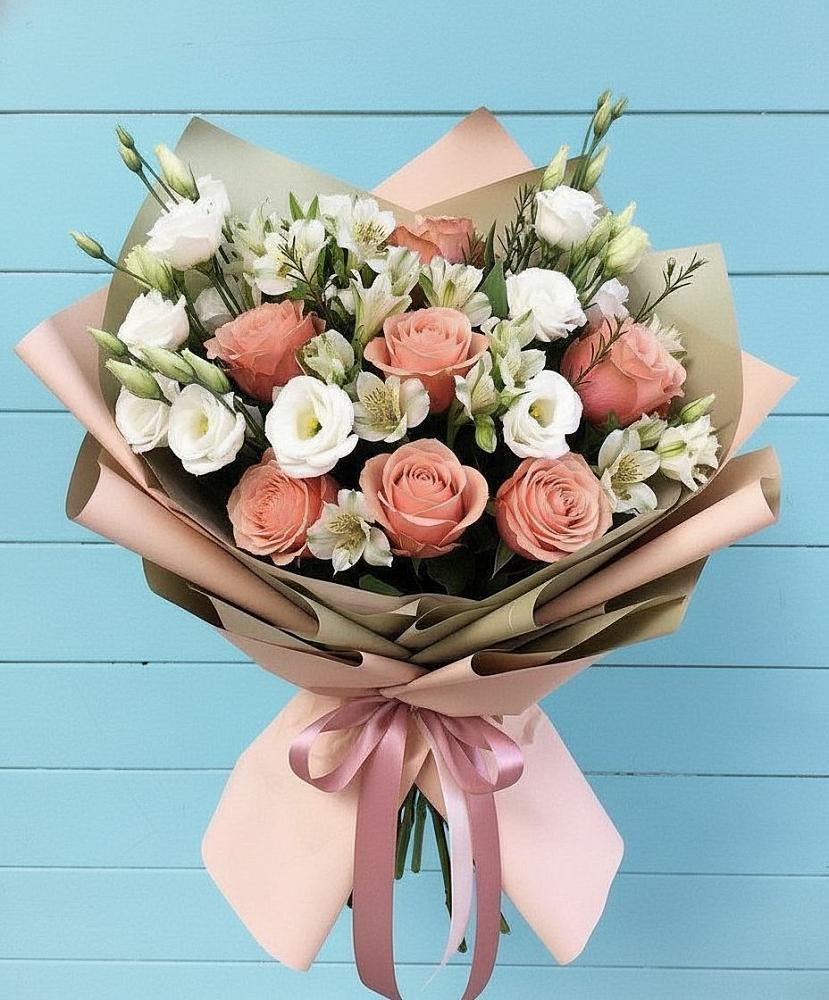 Букет цветов из: Розы, Альстромерии и Лизиантусы в Лесном Рязанской области