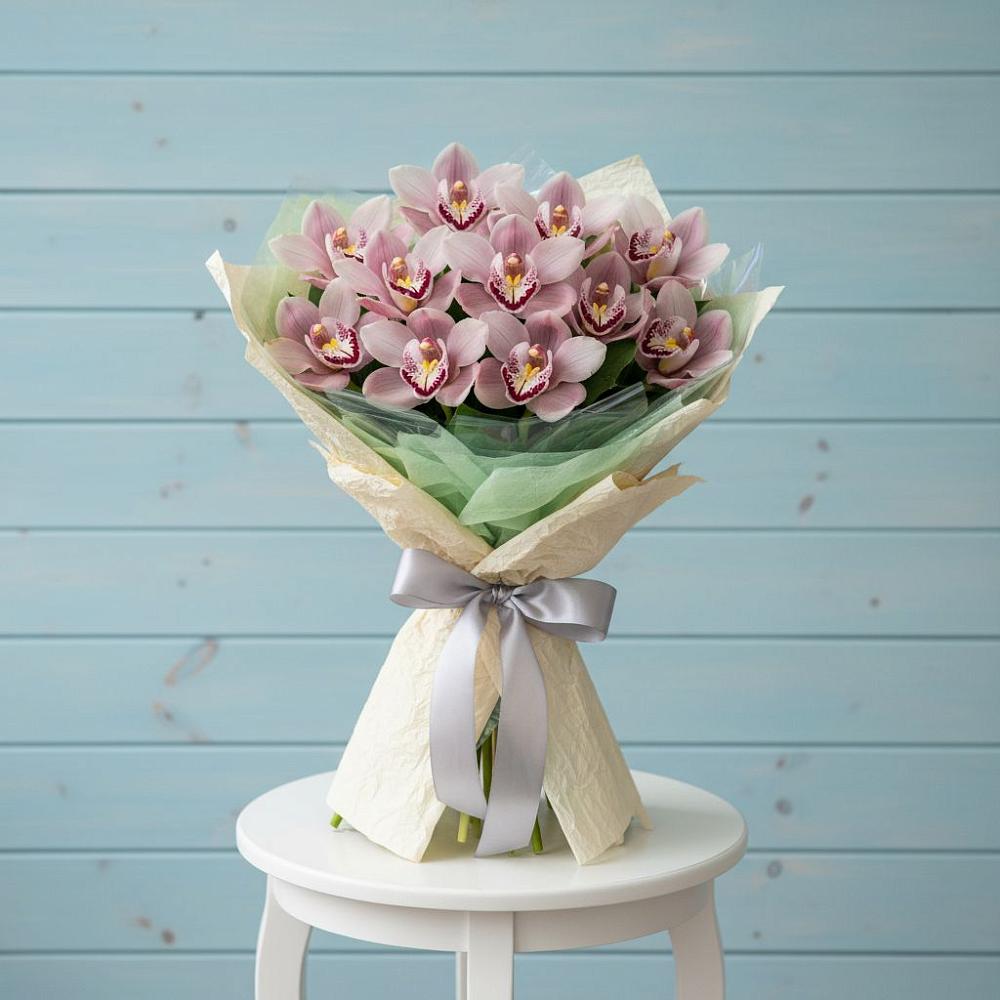 Букет цветов из: Орхидеи и Розы в Лесном Рязанской области