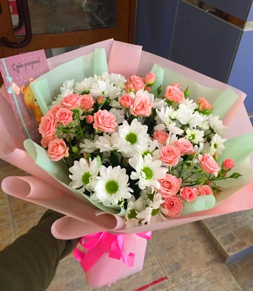 Букет цветов из: Розы и Хризантемы в Лесном Рязанской области