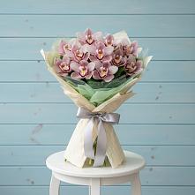 Букет цветов из:  Орхидеи и Розы #REPLACE_PRED# Лесном Рязанской области