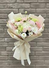 Букет цветов из:  Гвоздики, Розы, Лизиантусы и Хризантемы в Лесном Рязанской области