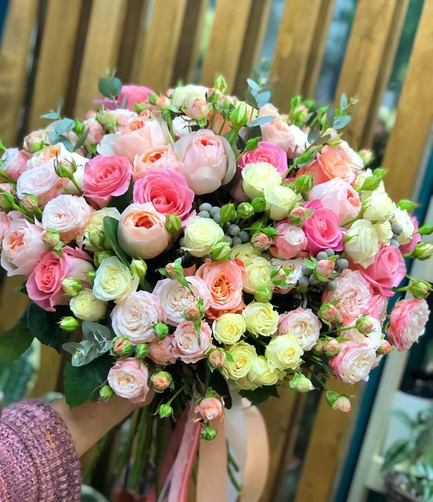 Букет цветов из: Розы в Лесном Рязанской области