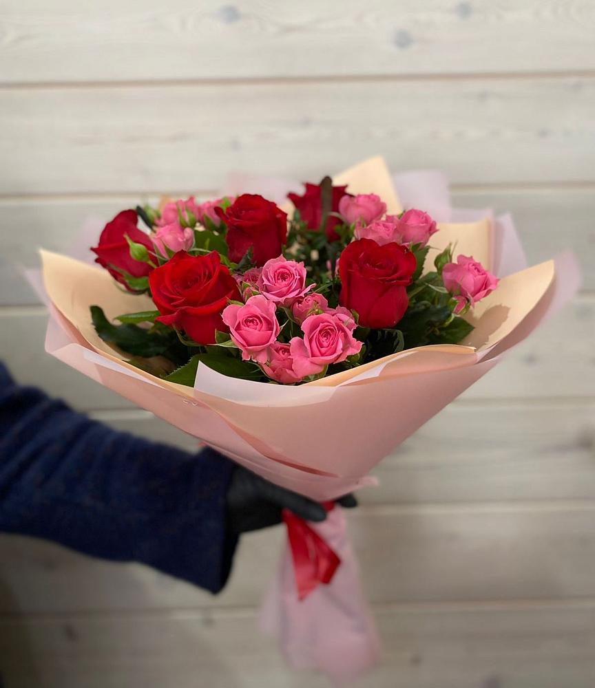 Букет цветов из: Розы в Лесном Рязанской области
