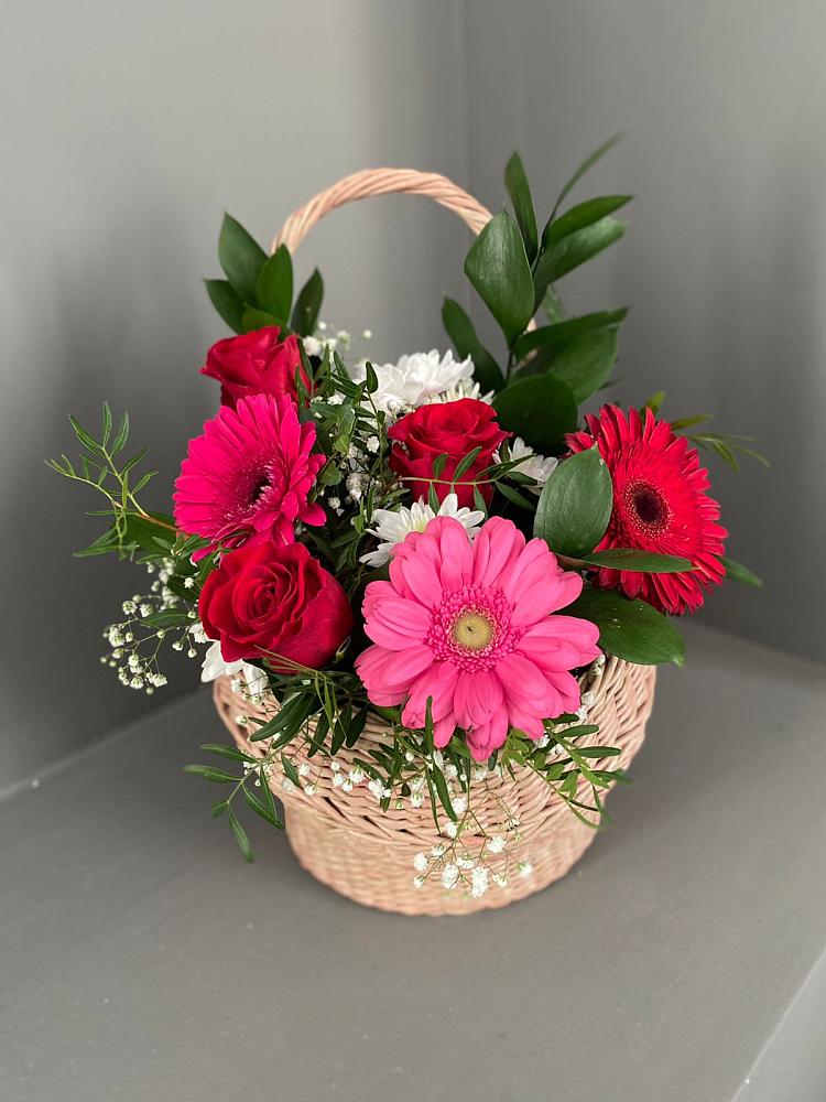 Цветочная композиция из Розы, Хризантемы и Герберы в корзине в Лесном Рязанской области