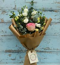 Букет цветов из:  Розы и Лизиантусы в Лесном Рязанской области