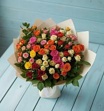 Букет Микс из разноцветных кустовых роз в Лесном Рязанской области
